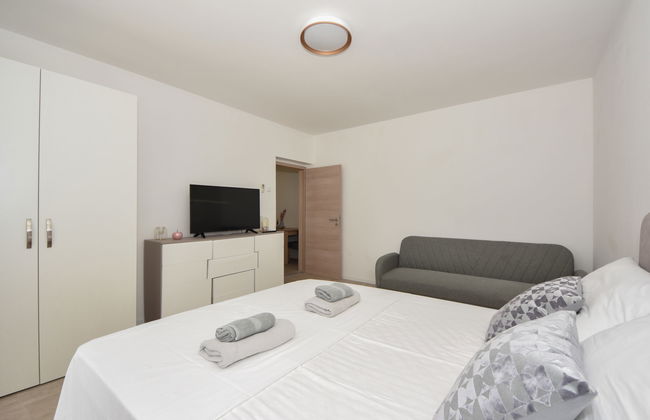 2 bedroom Apartment in Sukošan - Photo 8