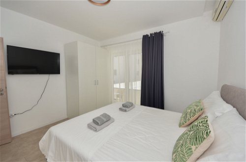 Foto 5 - Appartamento con 2 camere da letto a Sukošan con vista mare