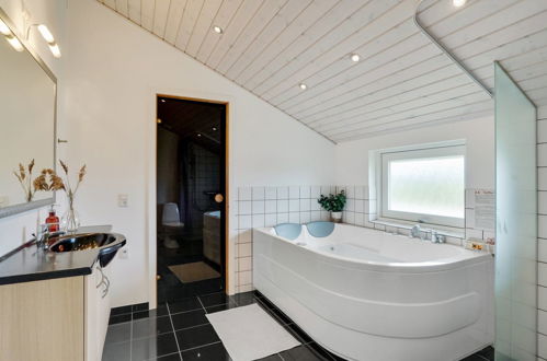 Foto 12 - Haus mit 3 Schlafzimmern in Harboøre mit terrasse und sauna