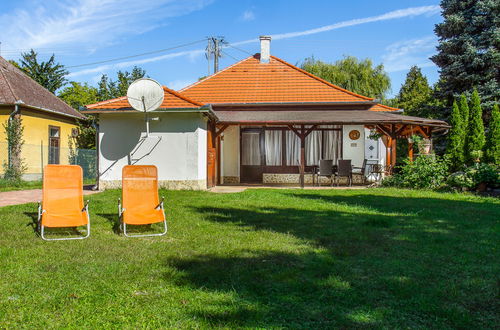 Foto 1 - Casa de 2 habitaciones en Balatonmáriafürdő con jardín y terraza