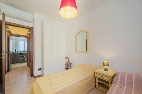 Foto 12 - Appartamento con 2 camere da letto a Sestri Levante con vista mare