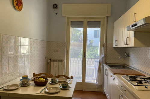 Foto 4 - Apartment mit 2 Schlafzimmern in Imperia