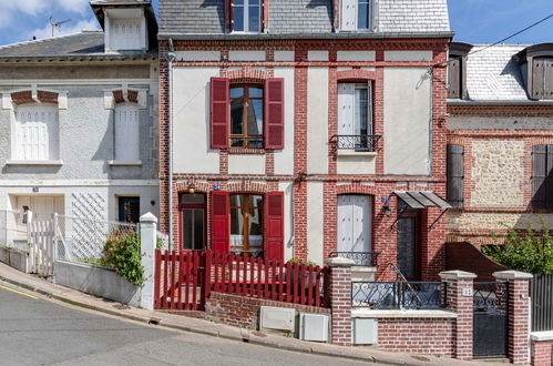 Foto 1 - Casa de 2 quartos em Trouville-sur-Mer com terraço e vistas do mar