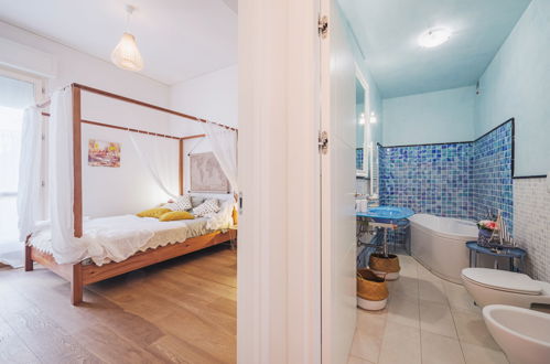 Foto 16 - Apartment mit 2 Schlafzimmern in Viareggio mit garten und blick aufs meer
