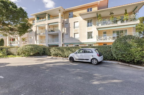 Photo 19 - Appartement de 1 chambre à Fréjus avec jardin et terrasse