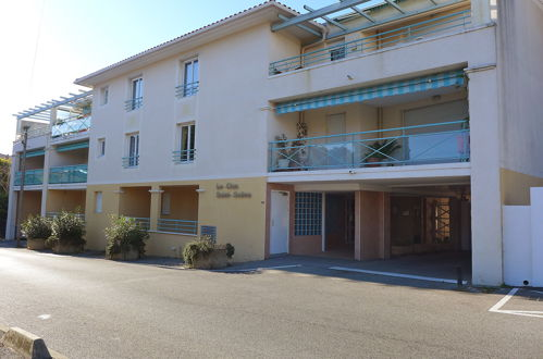 Photo 17 - 1 bedroom Apartment in Fréjus with garden and sea view