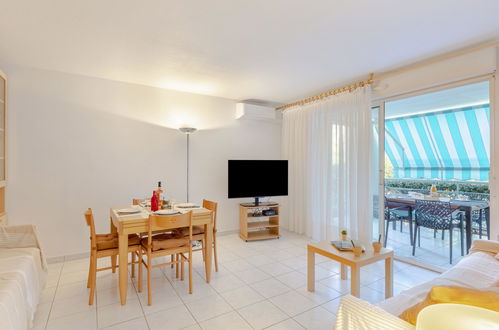 Foto 1 - Apartamento de 1 habitación en Fréjus con jardín y vistas al mar