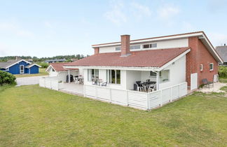 Photo 1 - Maison de 4 chambres à Ringkøbing avec terrasse et bain à remous