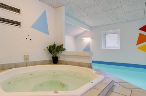 Foto 19 - Casa con 5 camere da letto a Blåvand con piscina privata e terrazza