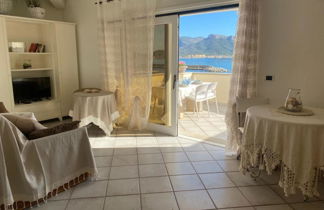 Foto 3 - Apartamento de 1 quarto em Golfo Aranci com piscina e vistas do mar