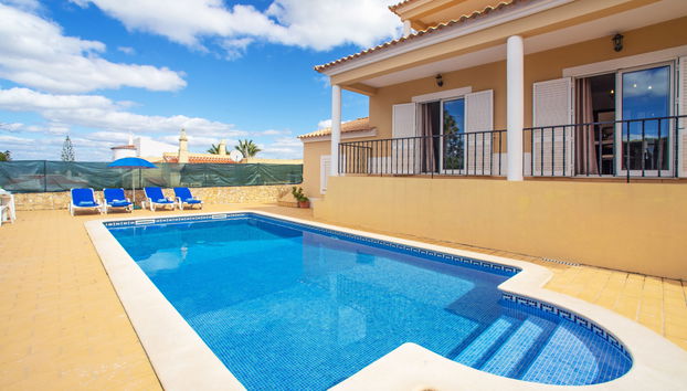 5 bedroom House in Lagoa with private pool and terrace - Photo 2