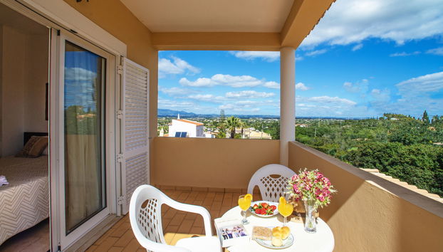 5 bedroom House in Lagoa with private pool and terrace - Photo 3