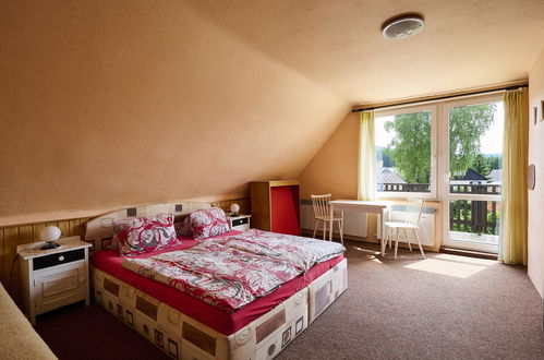 Foto 4 - Appartamento con 3 camere da letto a Harrachov con piscina privata e giardino