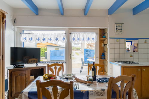 Photo 2 - Maison de 1 chambre à Santec avec terrasse et vues à la mer
