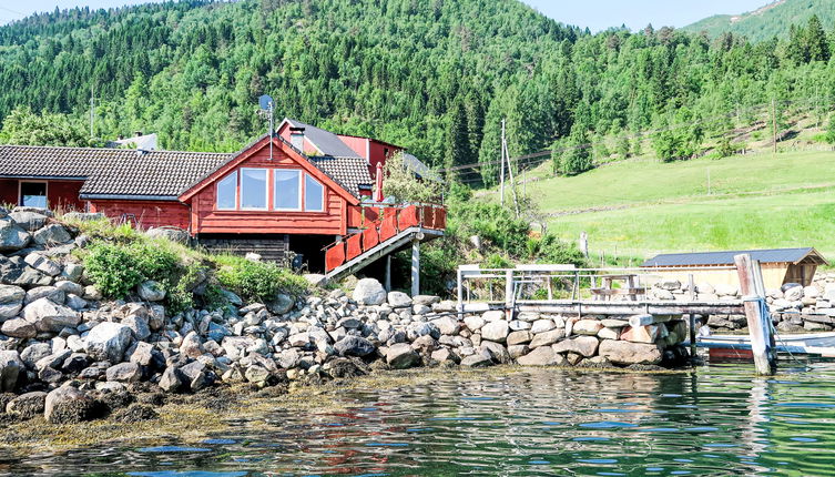 Foto 1 - Casa de 3 habitaciones en Balestrand con jardín y terraza