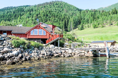 Photo 1 - Maison de 3 chambres à Balestrand avec jardin et terrasse