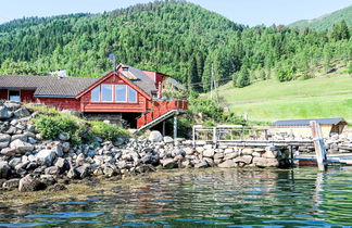 Foto 1 - Casa de 3 quartos em Balestrand com jardim e terraço