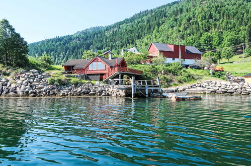 Foto 16 - Casa de 3 quartos em Balestrand com jardim e terraço