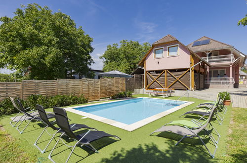 Foto 1 - Haus mit 7 Schlafzimmern in Balatonszemes mit privater pool und garten