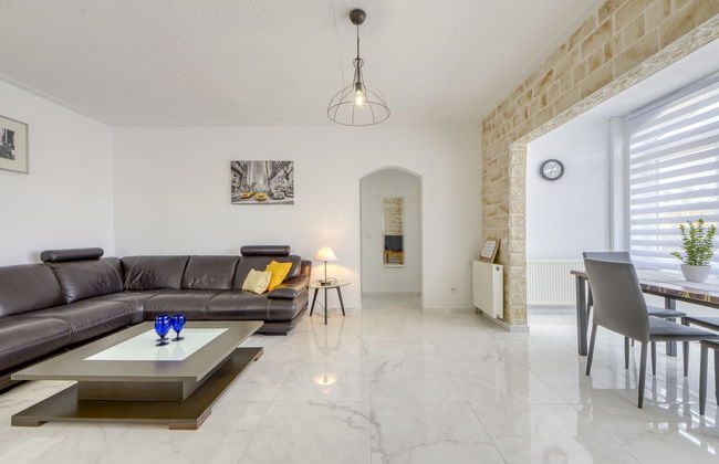 6 bedroom House in Castelló d'Empúries with private pool and garden - Photo 22