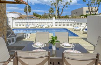 Foto 3 - Casa de 4 quartos em Castelló d'Empúries com piscina privada e vistas do mar