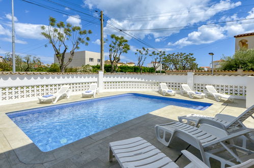 Photo 2 - Maison de 4 chambres à Castelló d'Empúries avec piscine privée et jardin