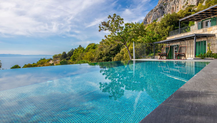 Photo 1 - Maison de 3 chambres à Makarska avec piscine privée et jardin