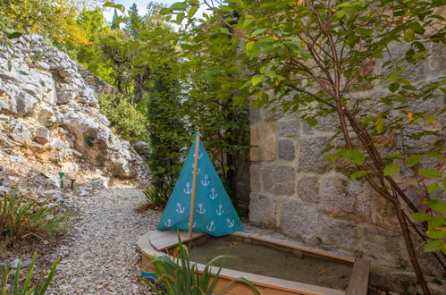 Foto 27 - Casa de 3 quartos em Makarska com piscina privada e jardim