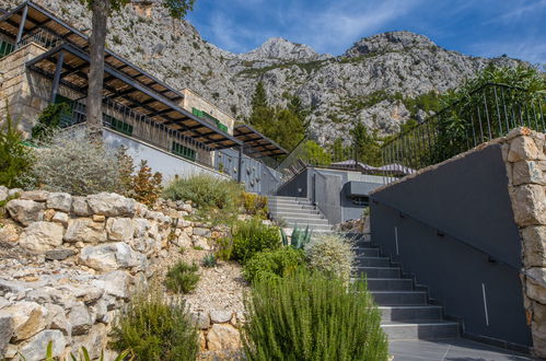 Foto 32 - Casa con 3 camere da letto a Makarska con piscina privata e giardino