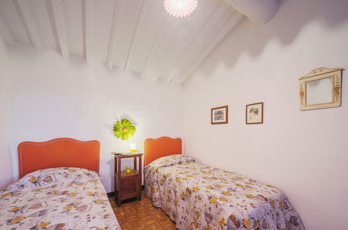 Photo 17 - 2 bedroom House in Pescaglia with garden