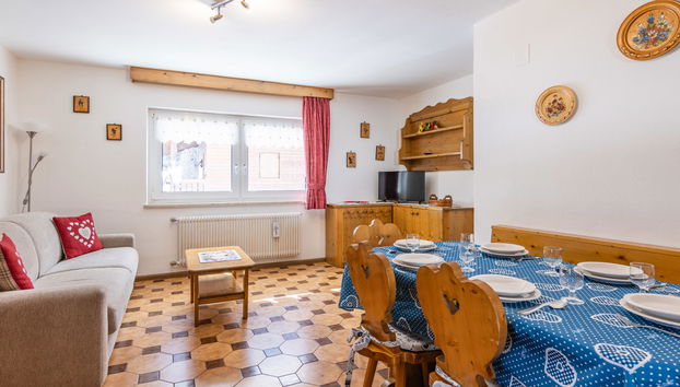 3 bedroom Apartment in Canazei with garden and terrace - Photo 2