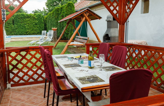 Casa de 6 quartos em Balatonszárszó com piscina privada e jardim - Foto 27