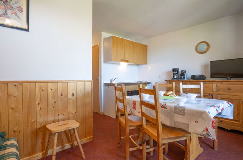 Photo 1 - 1 bedroom Apartment in Les Belleville with mountain view