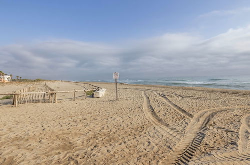 Foto 18 - Appartamento con 1 camera da letto a Sainte-Marie-la-Mer con piscina privata e vista mare