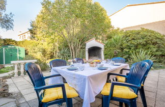 Photo 1 - Maison de 3 chambres à Fréjus avec jardin et vues à la mer