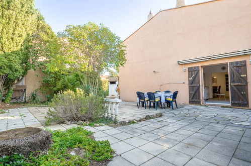 Photo 23 - Maison de 3 chambres à Fréjus avec jardin et vues à la mer