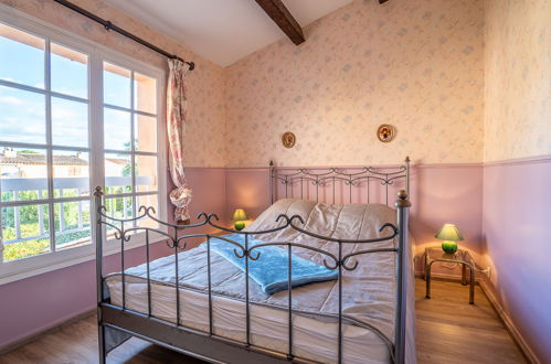 Foto 14 - Casa con 3 camere da letto a Fréjus con giardino e vista mare