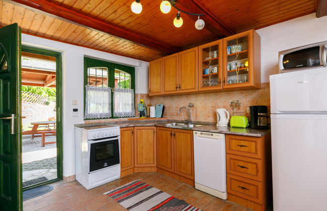 Casa de 3 quartos em Ábrahámhegy com jardim e terraço - Foto 10