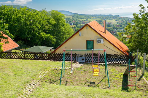 Foto 31 - Casa de 2 quartos em Ábrahámhegy com jardim e terraço