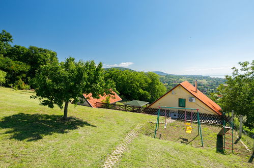 Foto 32 - Casa de 2 quartos em Ábrahámhegy com jardim e terraço