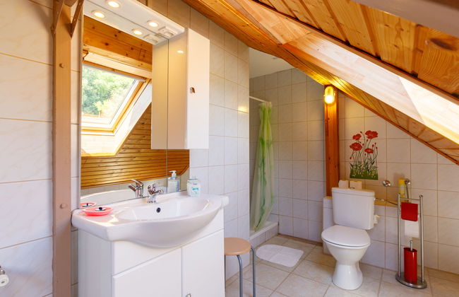 Casa de 3 quartos em Ábrahámhegy com jardim e terraço - Foto 17