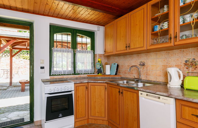 Casa de 3 quartos em Ábrahámhegy com jardim e terraço - Foto 11
