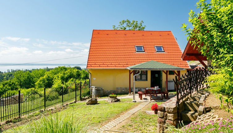 Photo 1 - Maison de 2 chambres à Ábrahámhegy avec jardin et terrasse