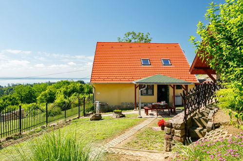 Photo 1 - Maison de 2 chambres à Ábrahámhegy avec jardin et terrasse