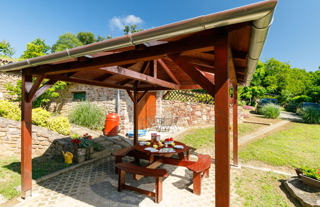 Casa de 3 quartos em Ábrahámhegy com jardim e terraço - Foto 24