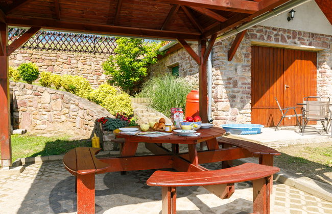 Casa de 3 quartos em Ábrahámhegy com jardim e terraço - Foto 23