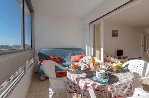 Foto 11 - Appartamento con 1 camera da letto a Le Grau-du-Roi con terrazza e vista mare