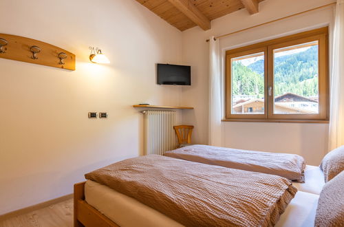 Foto 25 - Apartamento de 4 quartos em Campitello di Fassa