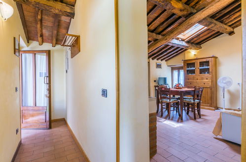 Photo 9 - 2 bedroom Apartment in Pescia with swimming pool and garden