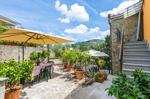 Foto 4 - Casa con 4 camere da letto a Pescia con piscina privata e giardino